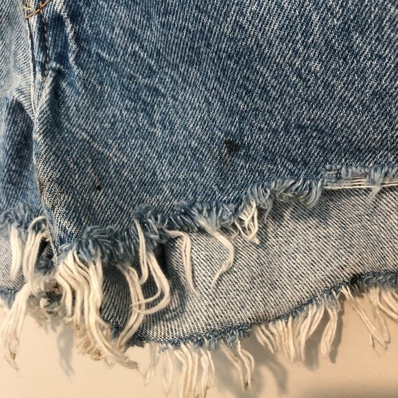 Levi’s 501 Jean Shorts Cut-Off Button Fly Grommet Detail Frayed Hem Size 25 NWT - Picture 5 of 10